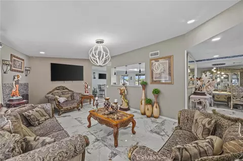 Living - 13288 Choco Rd, Apple Valley, CA 92308 photo 5 of 5