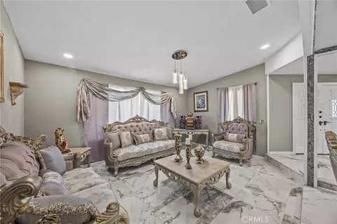 Living - 13288 Choco Rd, Apple Valley, CA 92308 photo 2 of 5