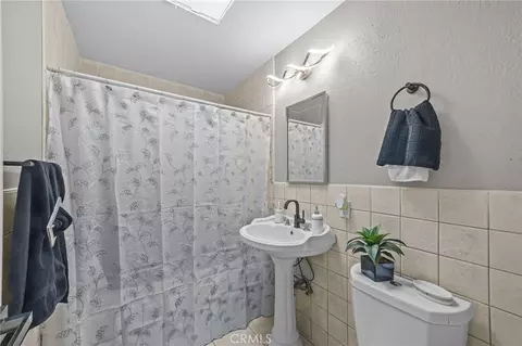 Bath - 13288 Choco Rd, Apple Valley, CA 92308 photo 1 of 3