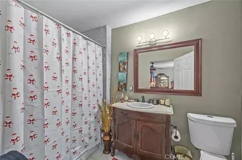 Bath - 13288 Choco Rd, Apple Valley, CA 92308 photo 3 of 3