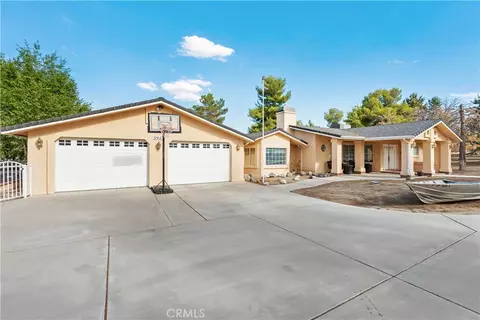 9945 Valle Vista Rd, Phelan, CA 92371