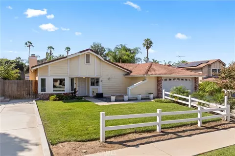 2170 Kiwi Cir, Corona, CA 92879