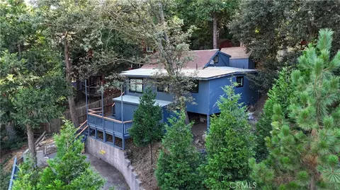 757 N Village Ln N, Crestline, CA 92325