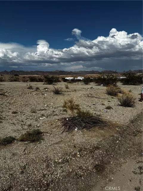 16570 Raven Ln, Needles, CA 92363
