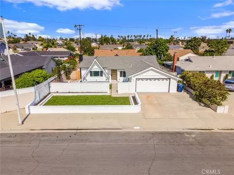 8171 Holland Dr, Huntington Beach, CA 92647