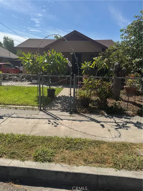 1127 W Victoria St, San Bernardino, CA 92411
