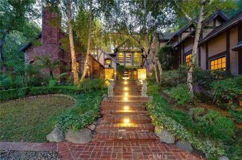 5200 Jessen Dr, La Canada Flintridge, CA 91011