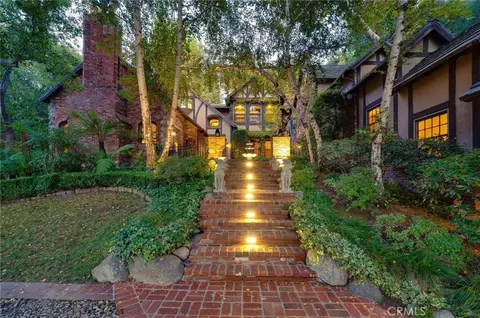 5200 Jessen Dr, La Canada Flintridge, CA 91011