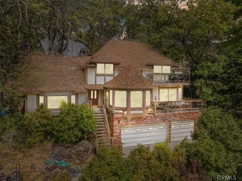 27404 Alpen Dr, Lake Arrowhead, CA 92352