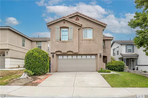 6257 Long Cove Dr, Fontana, CA 92336