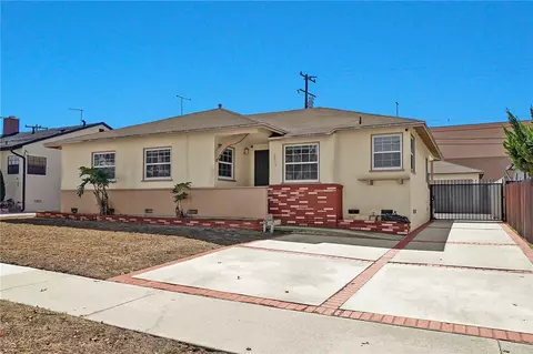 2836 Thoreau St, Inglewood, CA 90303