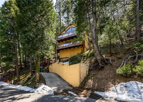 24333 Horst Dr, Crestline, CA 92325