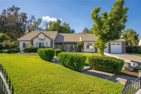 11292 Cadbury Dr, Riverside, CA 92505