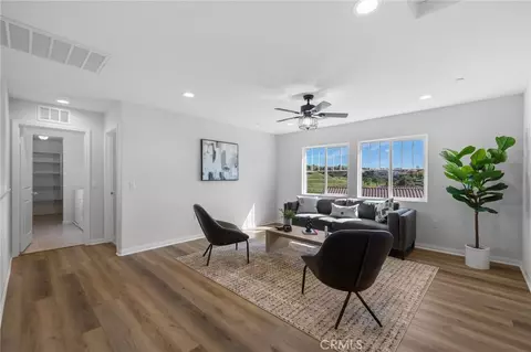Entry Way - 5613 Levanto, Bakersfield, CA 93306 photo 8 of 12