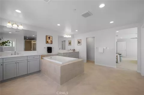 Entry Way - 5613 Levanto, Bakersfield, CA 93306 photo 10 of 12