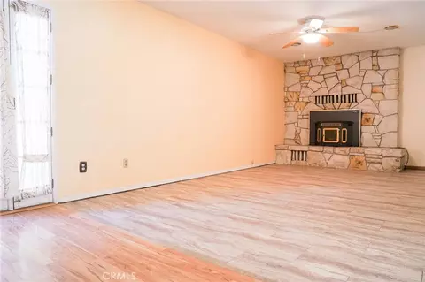 Living - 281 Lubken, Lone Pine, CA 93545 photo 3 of 10