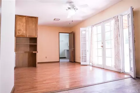 Living - 281 Lubken, Lone Pine, CA 93545 photo 2 of 10