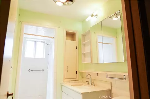 Bath - 281 Lubken, Lone Pine, CA 93545 photo 1 of 4