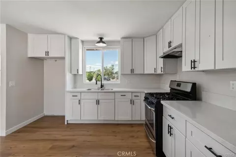 Kitchen - 18747 Albany Ct, Hesperia, CA 92345 photo 2 of 2