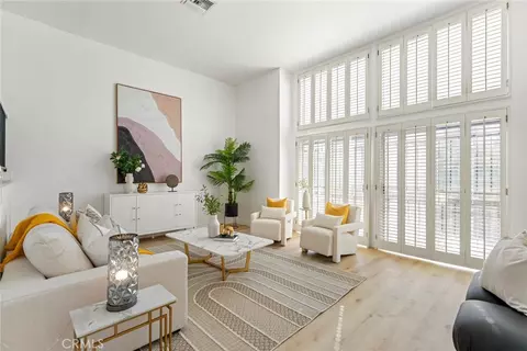 925 W College, Los Angeles, CA 90012