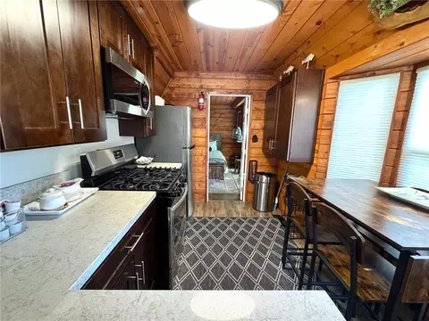 Kitchen - 29166 Lyon Dr, Cedar Glen, CA 92321 photo 2 of 3