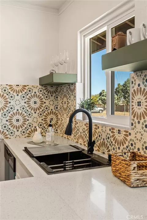 Kitchen - 9925 Redwood, Hesperia, CA 92345 photo 3 of 4