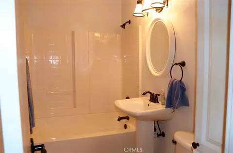 Bath - 9632 Juniper St, Apple Valley, CA 92308 photo 1 of 5