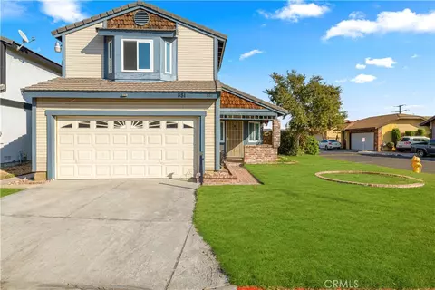 881 S Lamarr St, Rialto, CA 92376