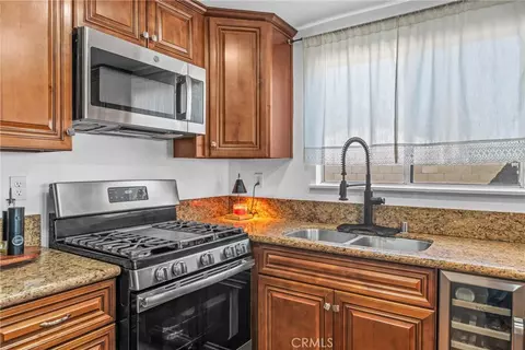 Kitchen - 10643 Arroyo, Hesperia, CA 92345 photo 3 of 3