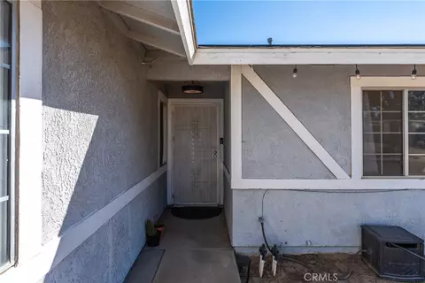 Entry Way - 10643 Arroyo, Hesperia, CA 92345 photo 1 of 2