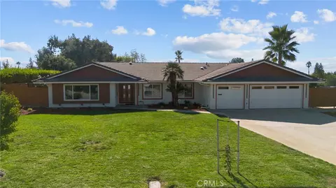 214 Lamar Dr, Claremont, CA 91711
