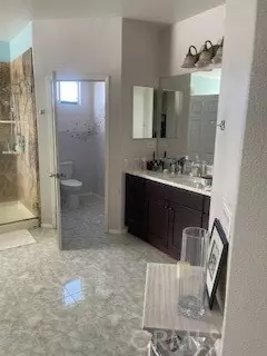 Bath - 18689 Hawkhill, Perris, CA 92570 photo 1 of 1