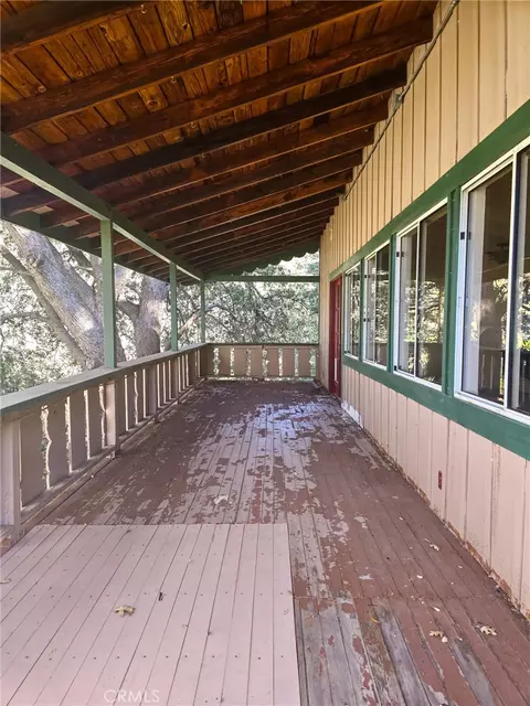 Exterior - 629 Chateau, Crestline, CA 92325 photo 7 of 10
