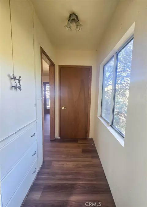 Entry Way - 629 Chateau, Crestline, CA 92325 photo 1 of 4