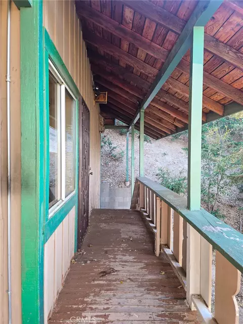 Exterior - 629 Chateau, Crestline, CA 92325 photo 6 of 10