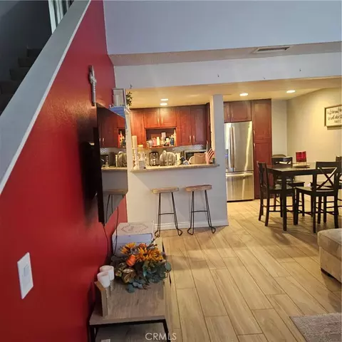 435 W 9th #B3, Upland, CA 91786