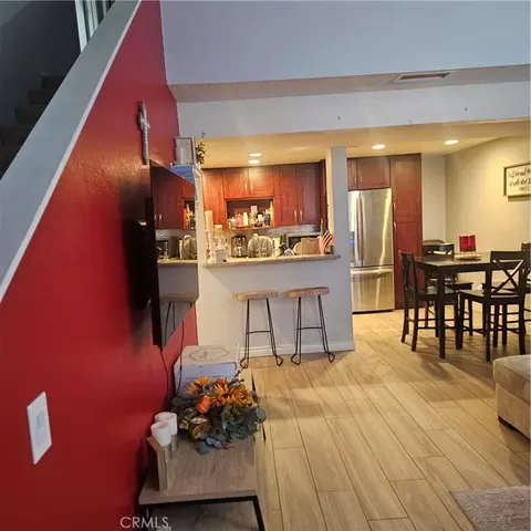 435 W 9th #B3, Upland, CA 91786