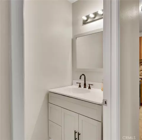 Bath - 9404 Round Up Dr #B, Montclair, CA 91763 photo 1 of 5