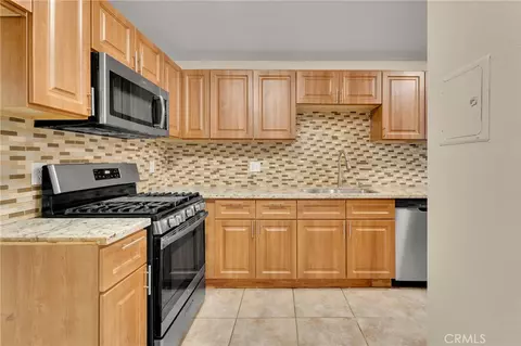 Kitchen - 9404 Round Up Dr #B, Montclair, CA 91763 photo 1 of 3