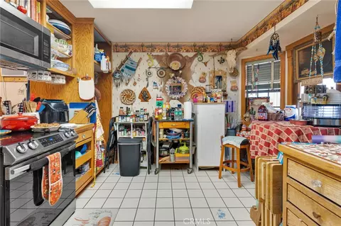 Kitchen - 7848 Di Francesco, Apple Valley, CA 92308 photo 4 of 4