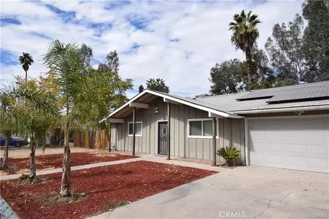 532 Fern Pl, Hemet, CA 92543