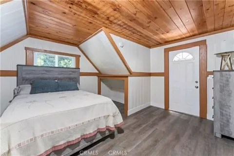 Bedroom - 22849 Juniper, Crestline, CA 92325 photo 7 of 8
