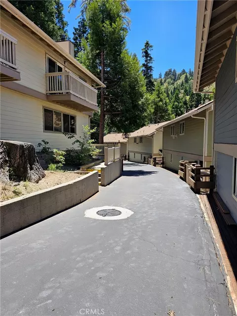 308 Canyon Crst, Lake Arrowhead, CA 92352