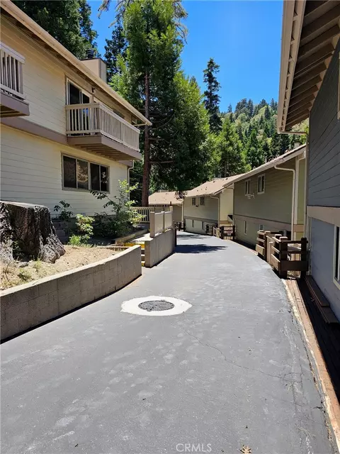 312 Canyon Crst, Lake Arrowhead, CA 92352