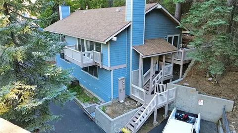 313 Canyon Crst, Lake Arrowhead, CA 92352