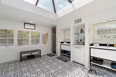 Bath - 2335 N San Antonio Ave, Upland, CA 91784 photo 3 of 13