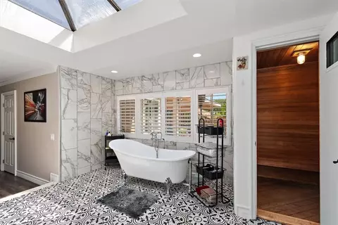 Bath - 2335 N San Antonio Ave, Upland, CA 91784 photo 6 of 13