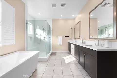 Bath - 115 Frame, Irvine, CA 92618 photo 1 of 4