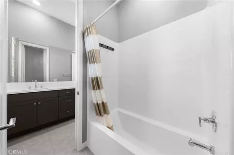 Entry Way - 115 Frame, Irvine, CA 92618 photo 5 of 8
