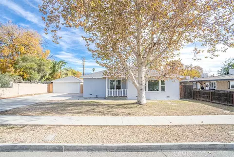 140 S Thompson St, Hemet, CA 92543